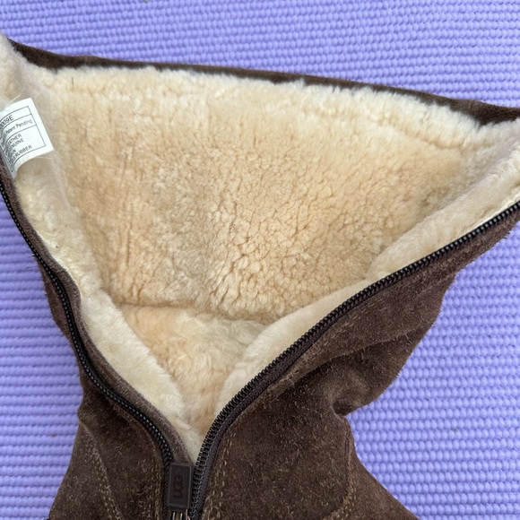 Women’s UGG boots - Picture 3 of 12